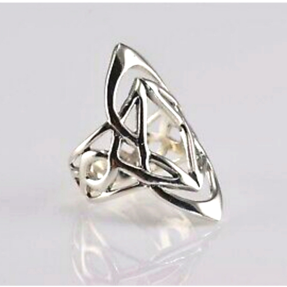 New Sterling Silver Ring Interlocking knot band 925 size 6.5
